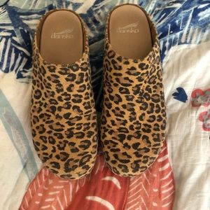 Dansko size 39 leopard